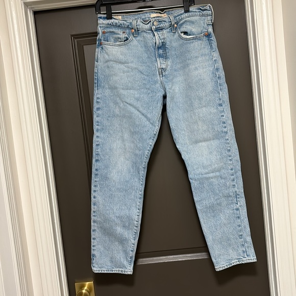 Levi’s light wash Wedgie jeans 32 - Picture 2 of 10